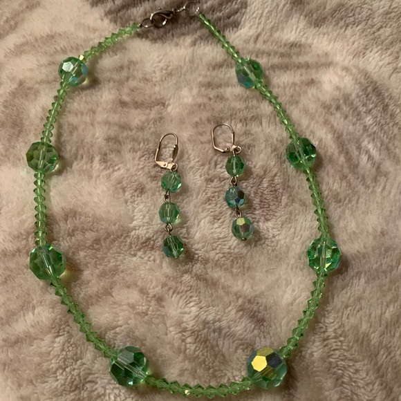 Green Crystal Necklace and Earrings - Picture 4 of 6